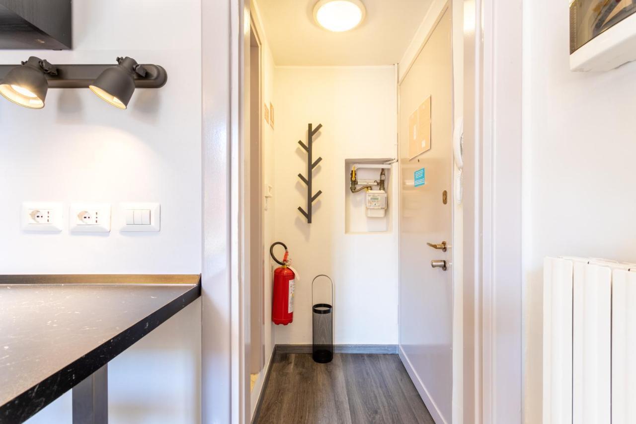 Luna Homes - Studio In Farini Milan Bagian luar foto